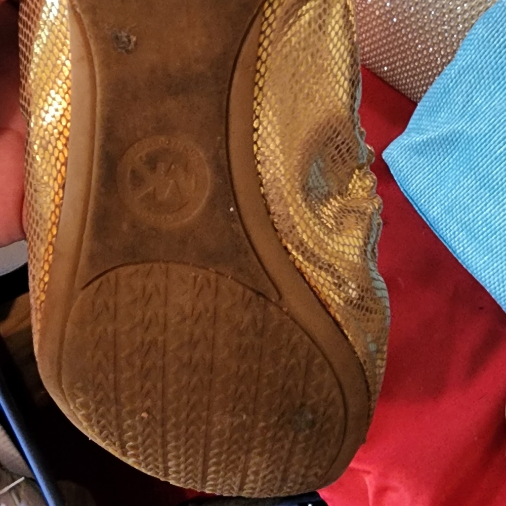 Shoes - Picture 4 of 4